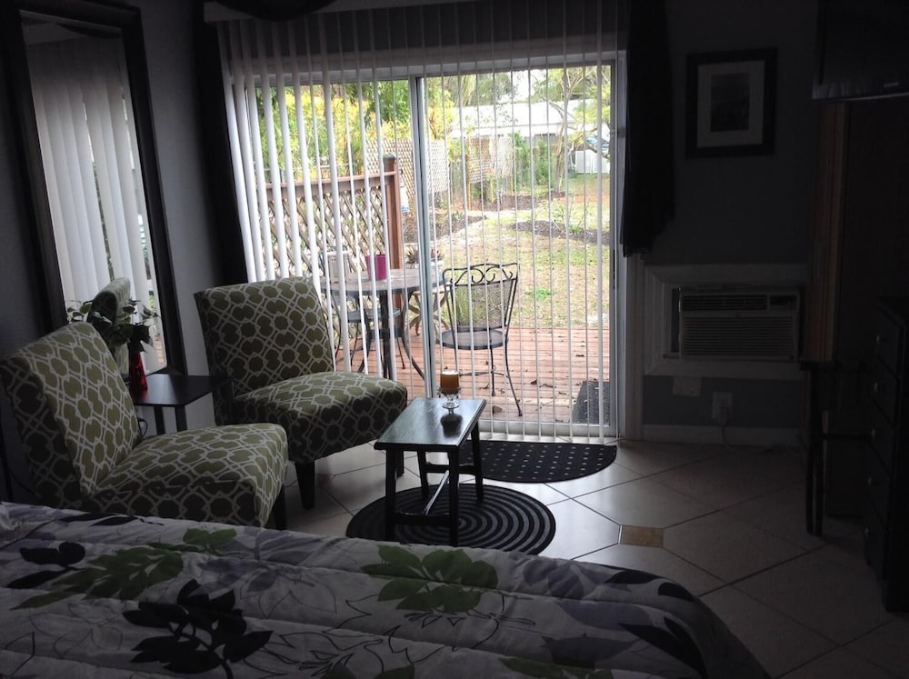 Paradise Cove at Lemon Bay 40/71