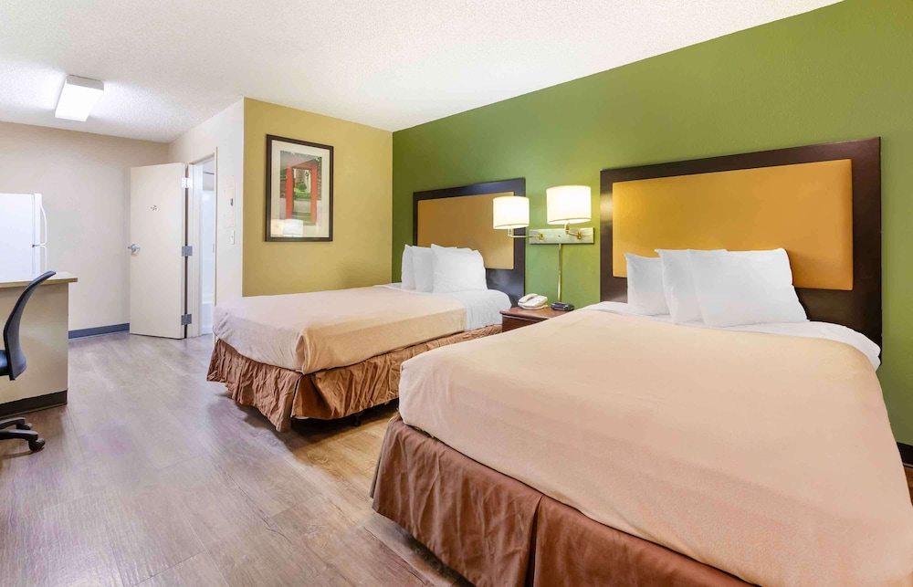 STUDIO, 2 DOUBLE BEDS