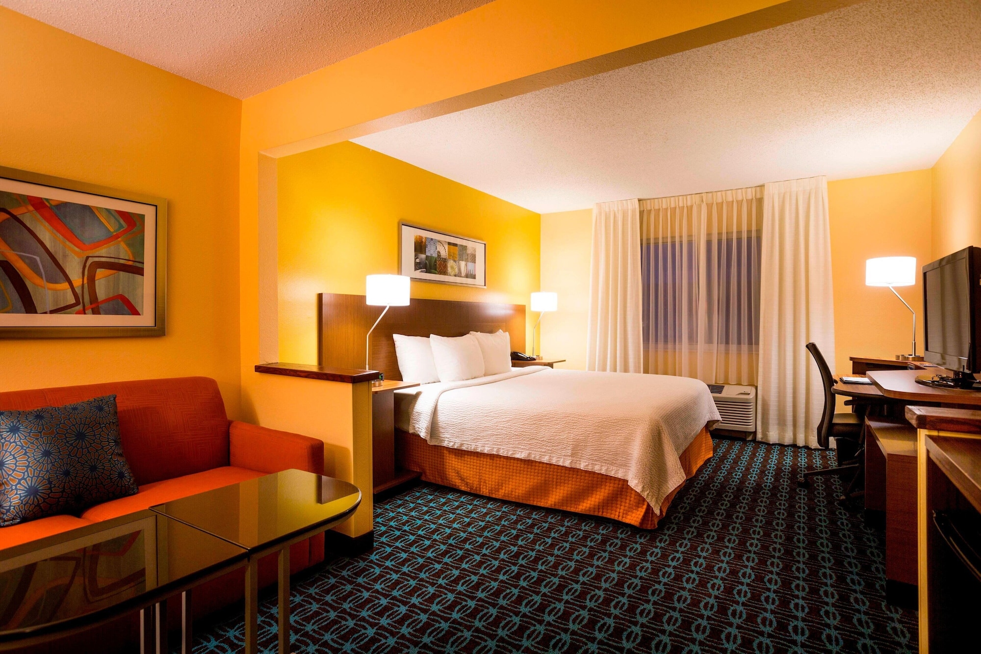 Suite, King Bed, Sofa
