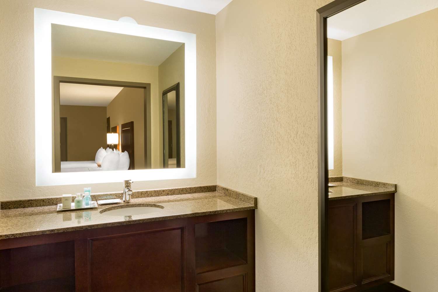 Wyndham New Orleans - French Quarter Hotel 37/37