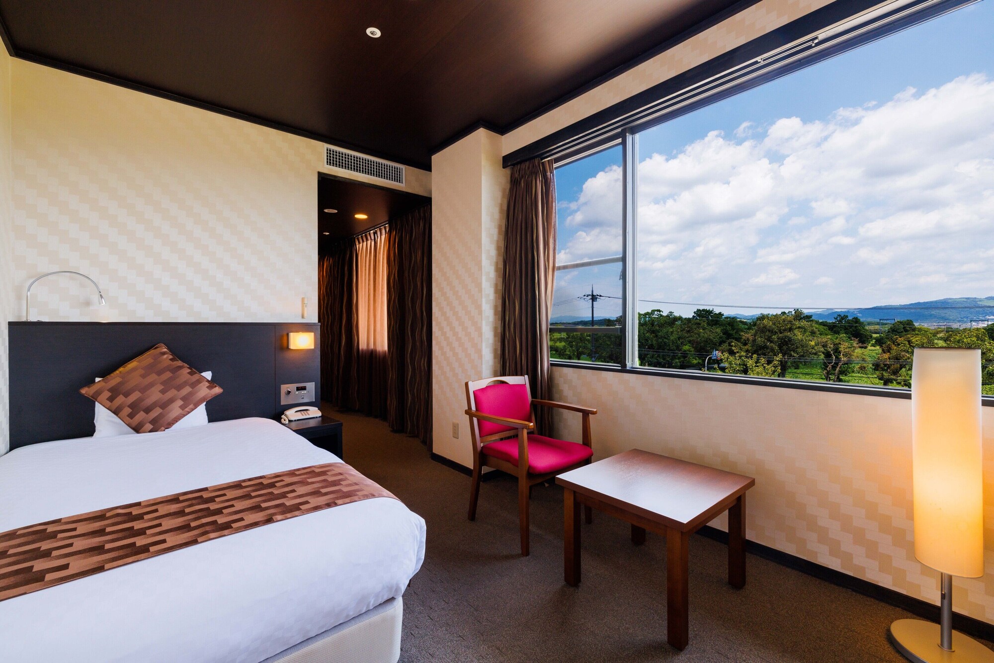 STANDARD, DOUBLE BED, BATHTUB