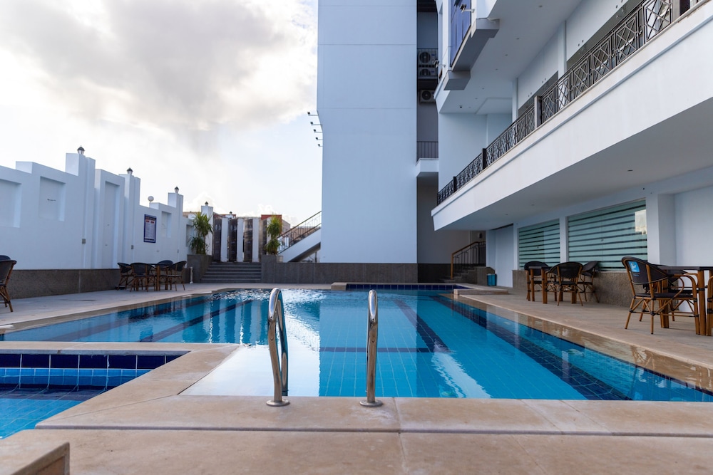 Lamar Azur Hotel 32/39