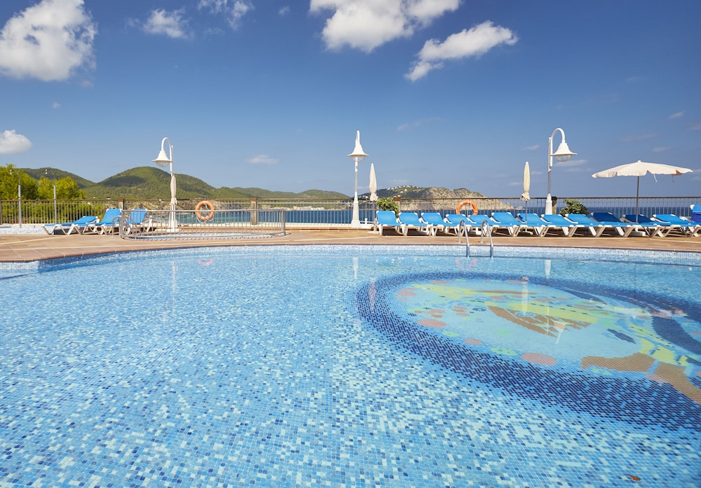 Invisa Hotel Club Cala Verde 5/103