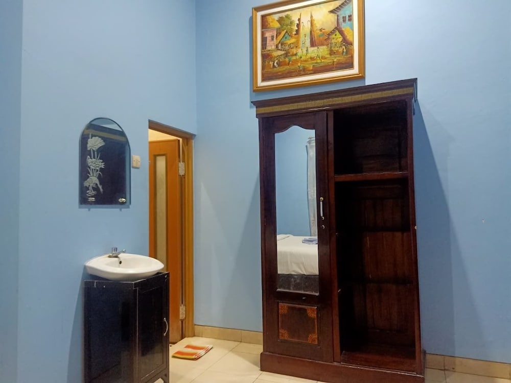 Hotel O Guest House Amalia Malang 35/52