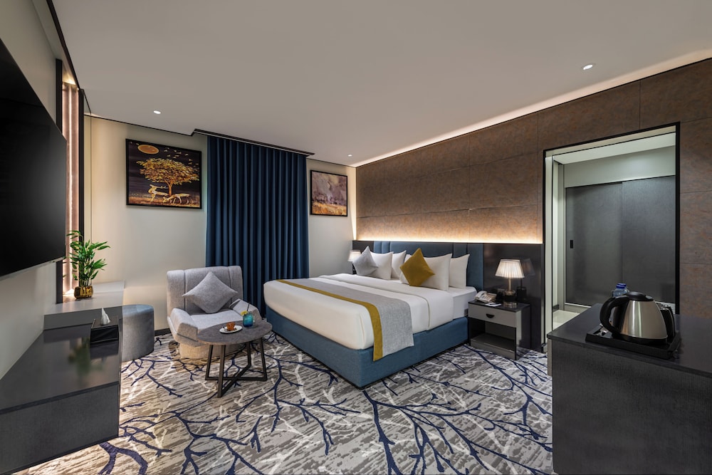 DELUXE, DOUBLE BED
