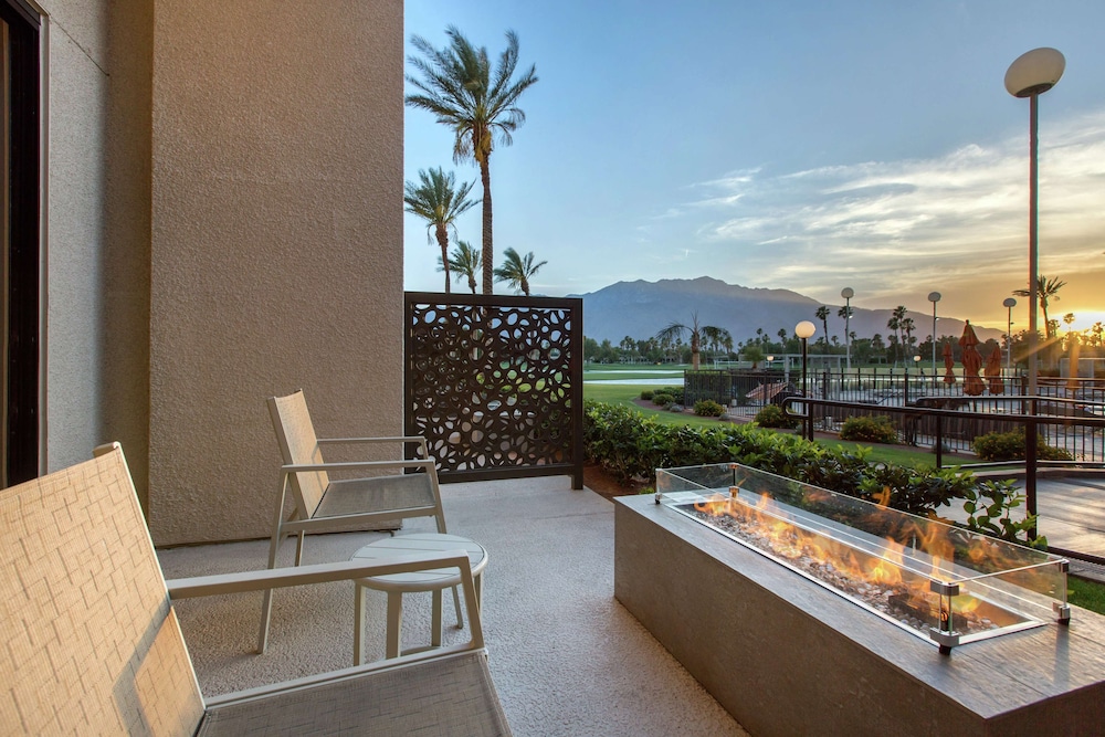 Doubletree By Hilton Golf Resort Palm Springs 9/81