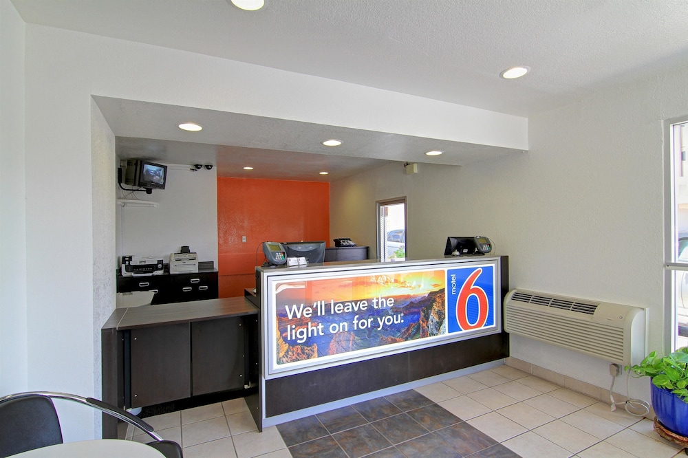 Motel6 Scottsdale, AZ - Old town Scottsdale/Fashion Square 9/40