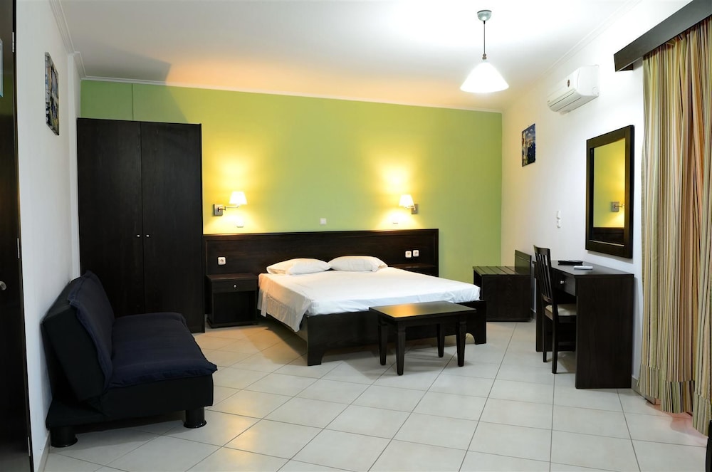 Rio Hotel 51/66