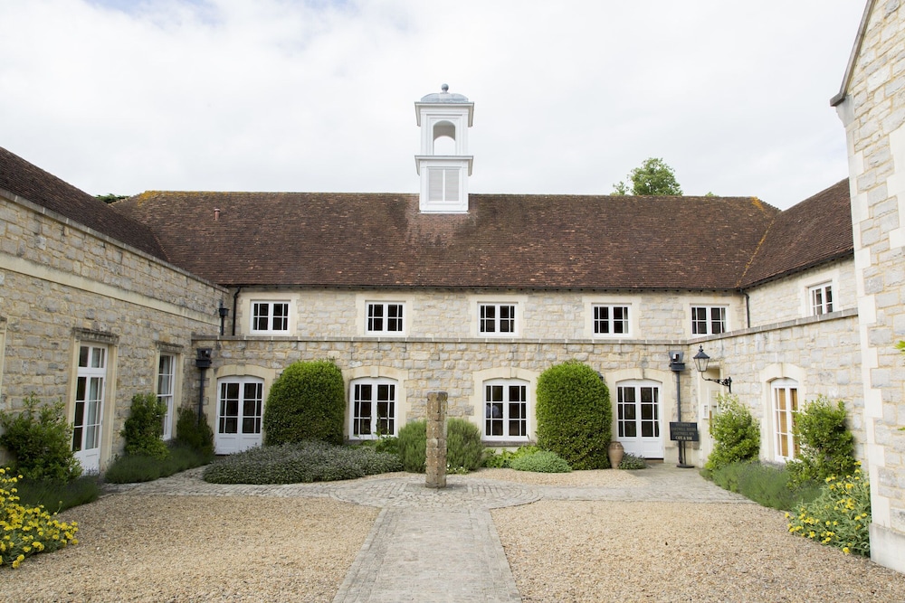 Hartwell House Amp Spa 65/70
