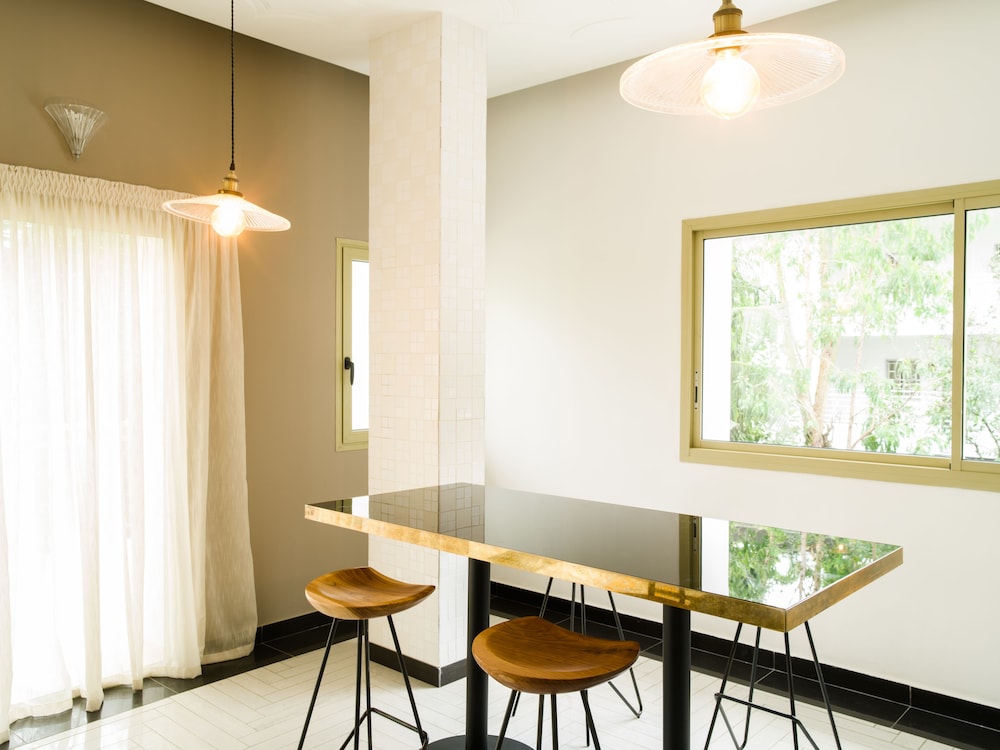 Lepic Villa Hotel 34/50