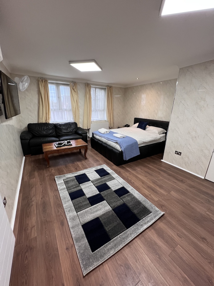 The Commongate Hotel 34/48
