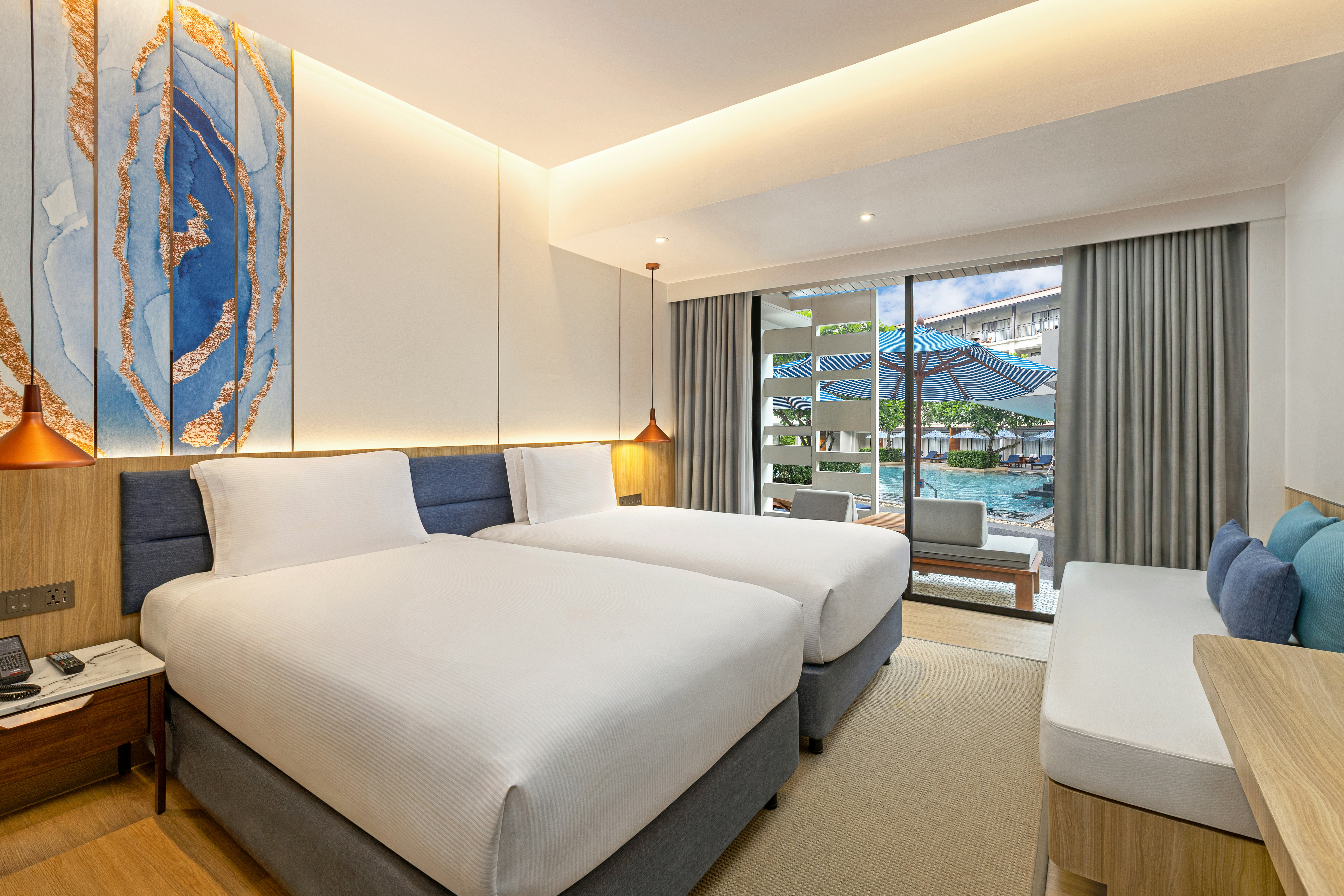 PREMIUM, TWIN BEDS, POOL SIDE