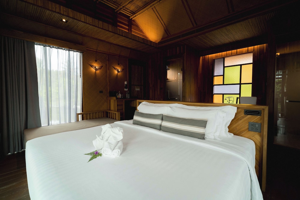Overwater, Premium, Villa, King Bed, Corner