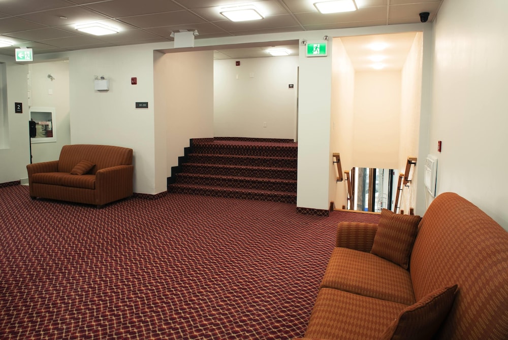 Ramada by Wyndham Kirkland Lake 29/48