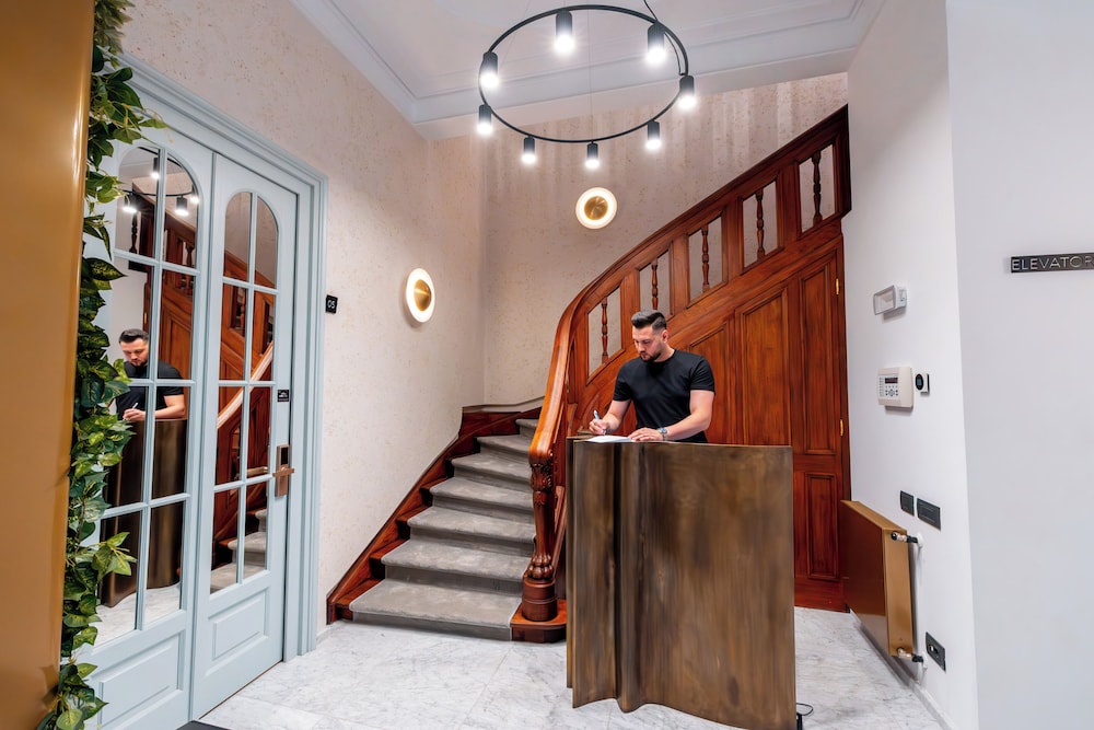 Ecletico Villa 8/50