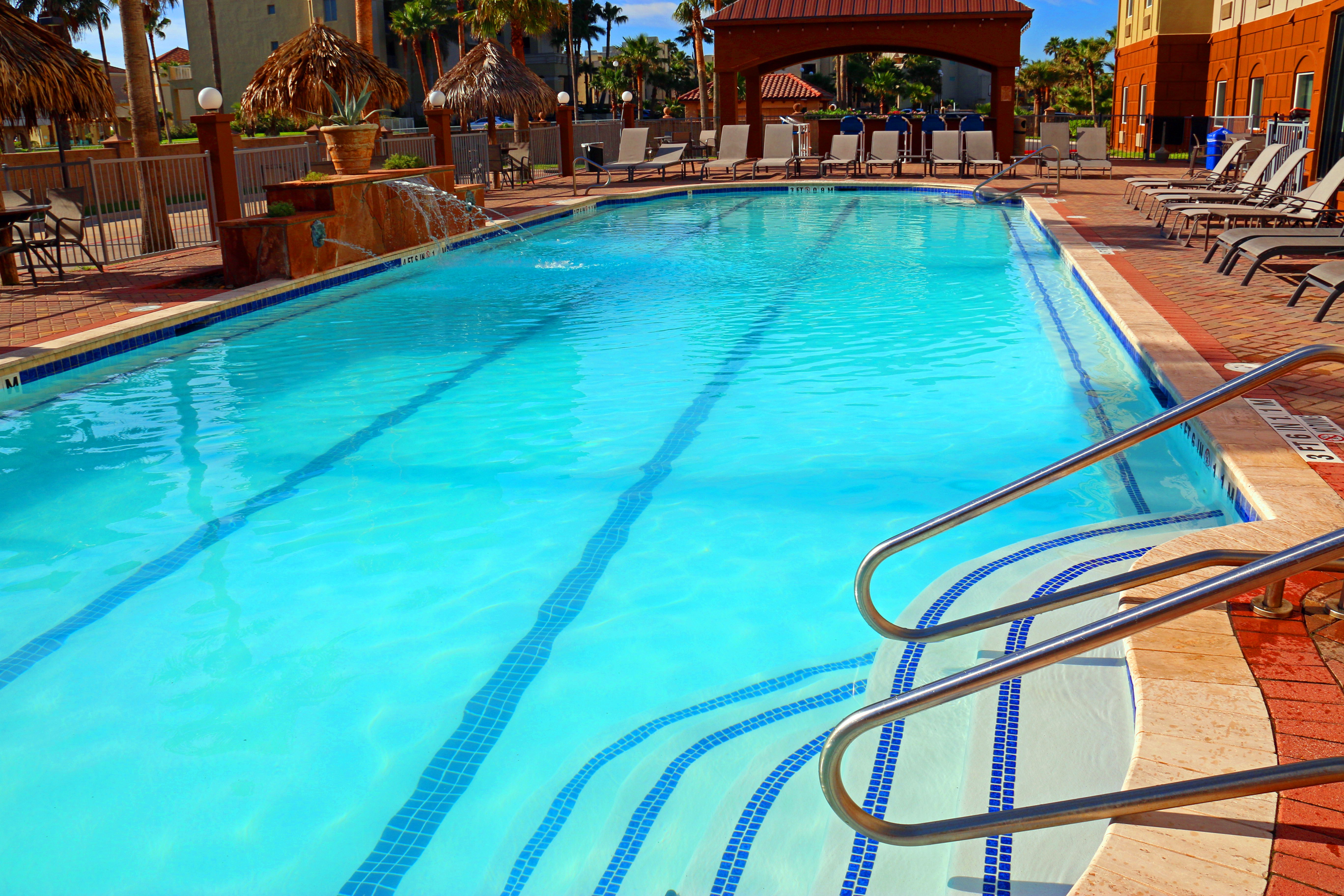 Holiday Inn Express Suites South Padre Island 40/62