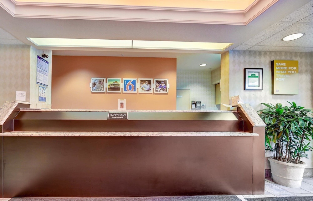 Lobby at Motel6 Roseburg, OR - I-5, ROSEBURG - OR