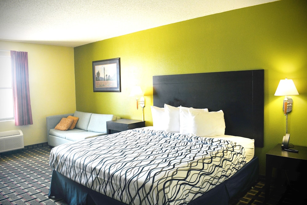 Days Inn by Wyndham Park City Kansas 11/28