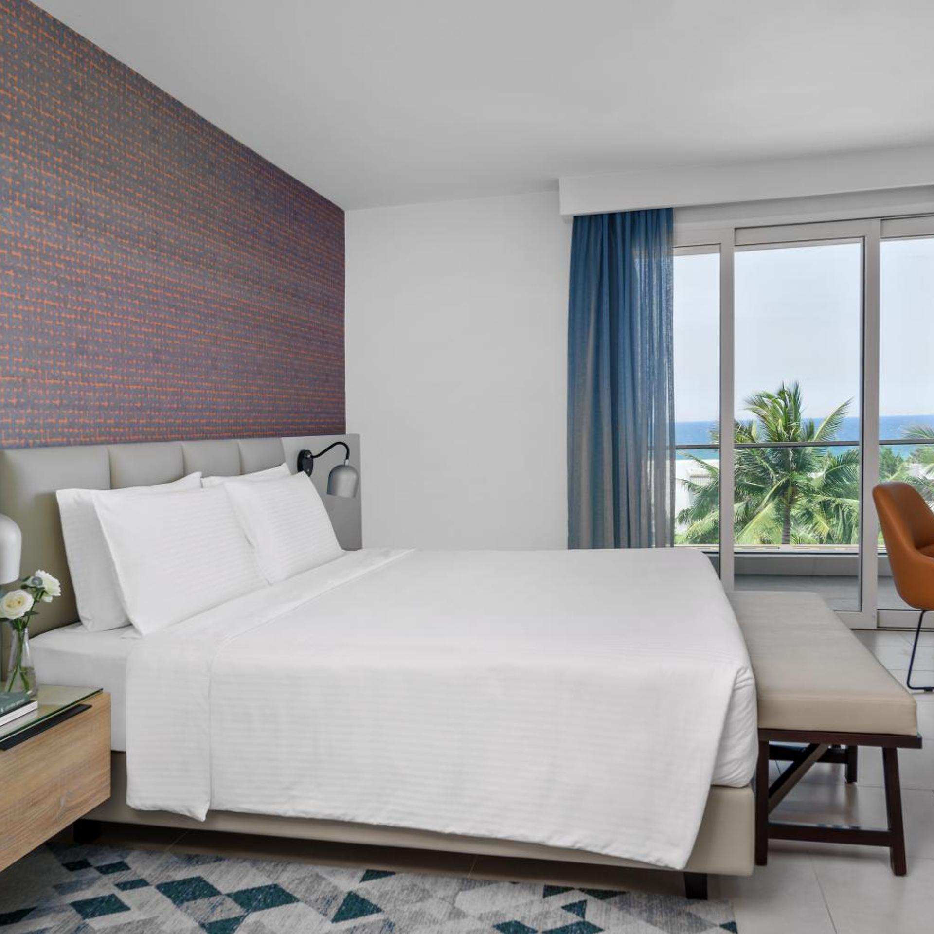 2 Bedrooms, Pavilion, Ocean Front, High Floor