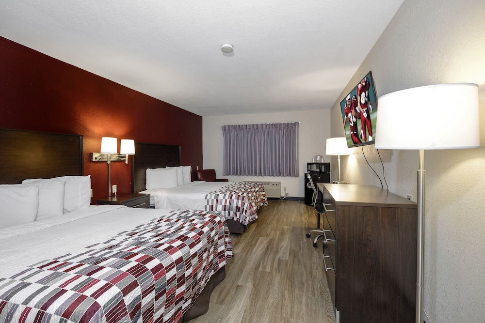 Red Roof Inn Holton 8/18