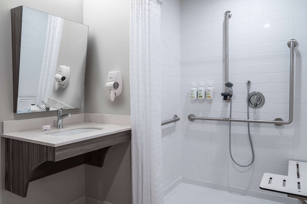 Microtel Inn & Suites by Wyndham Kanata Ottawa West 49/50