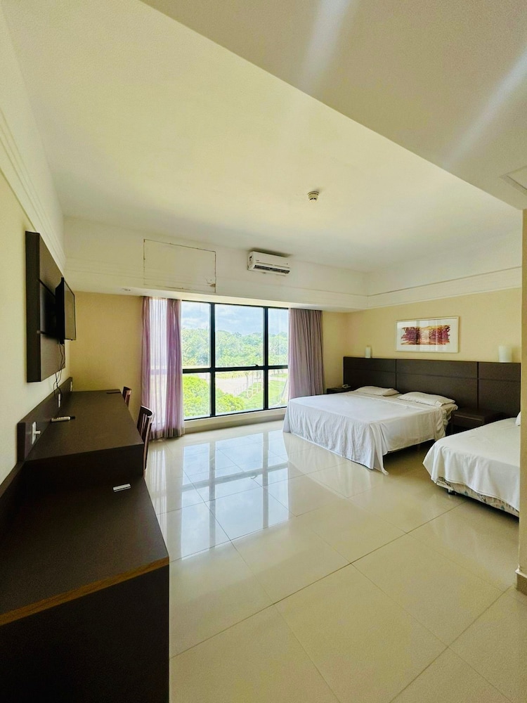 Tropical Executive Hotel 32/62