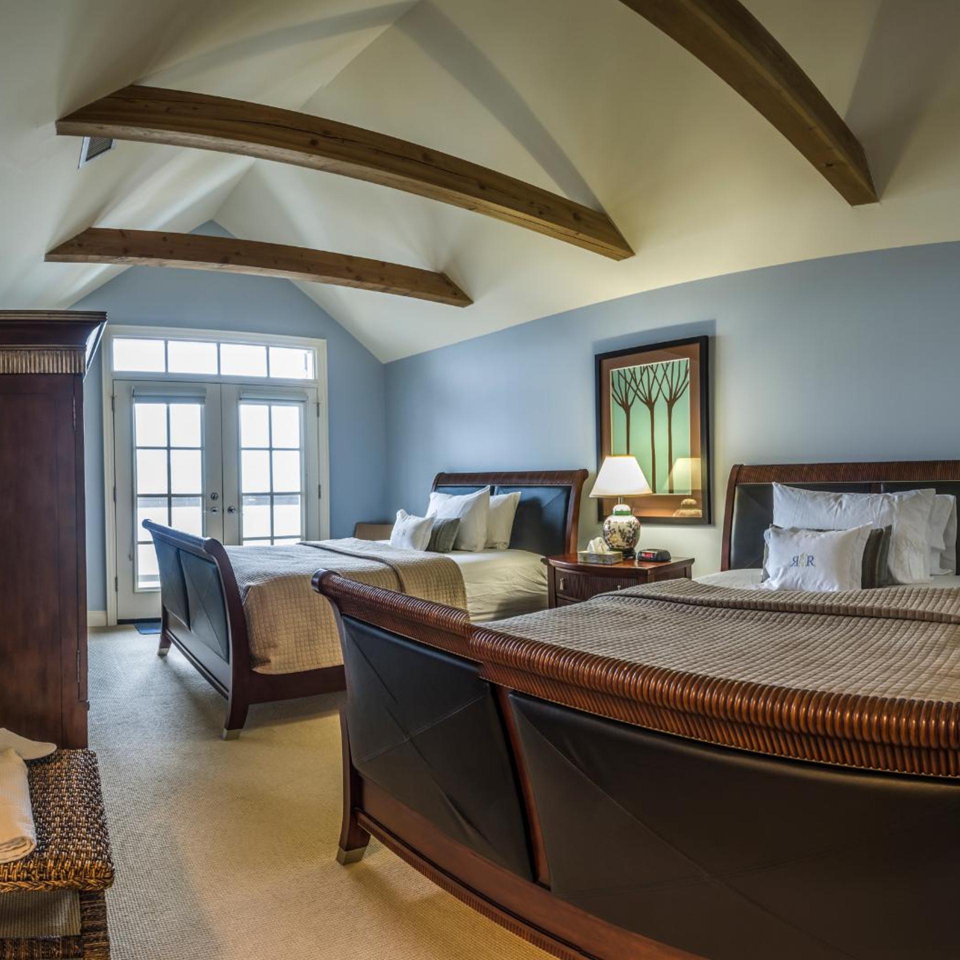 Loft, Queen Bed, Water Side