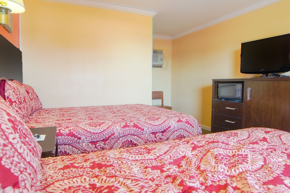 Economy Inn By OYO Lockport near Houma 17/34