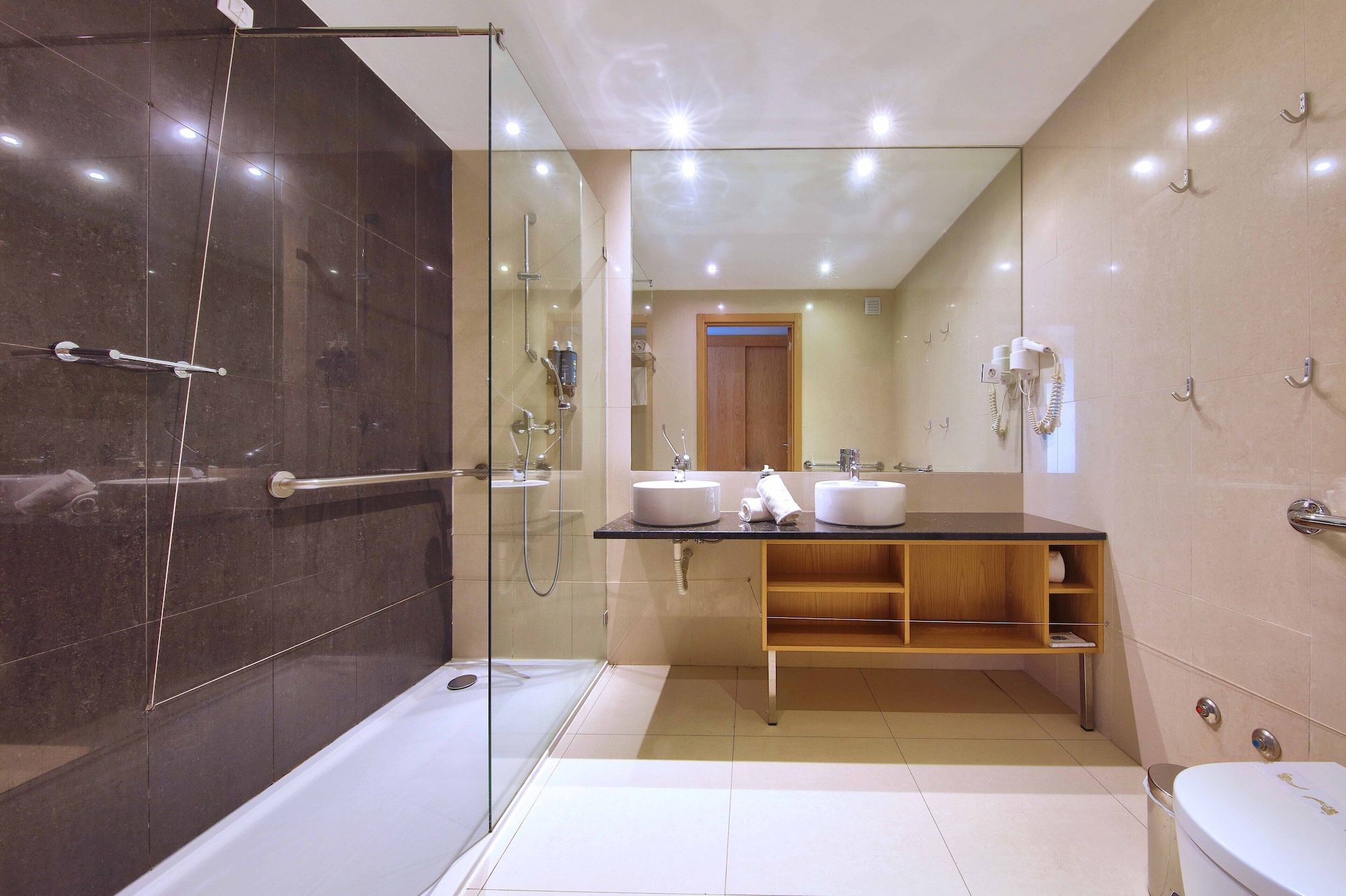 Standard, Twin Beds, Agua Hotels Riverside 7/7