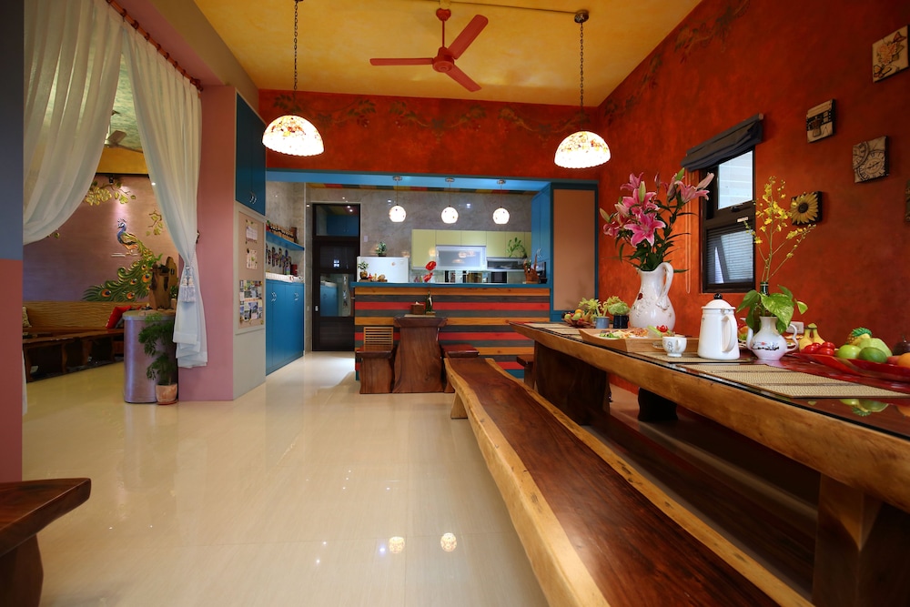 The Wonderland B&B (ex.Si Sen live Pastoral Breakfast) 5/47