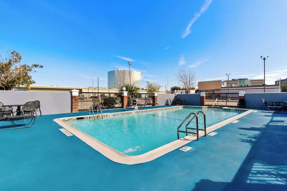 Sonesta Essential NW Houston 29/61