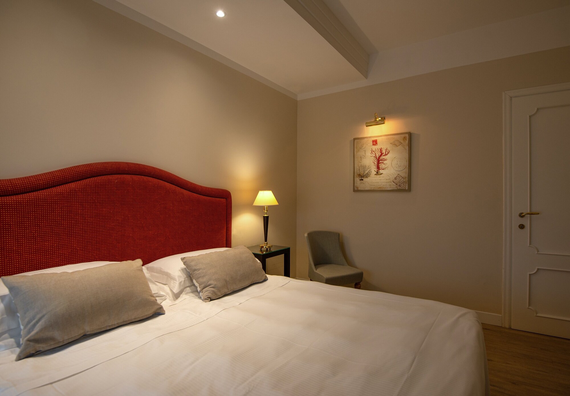 1 BEDROOM, STUDIO
