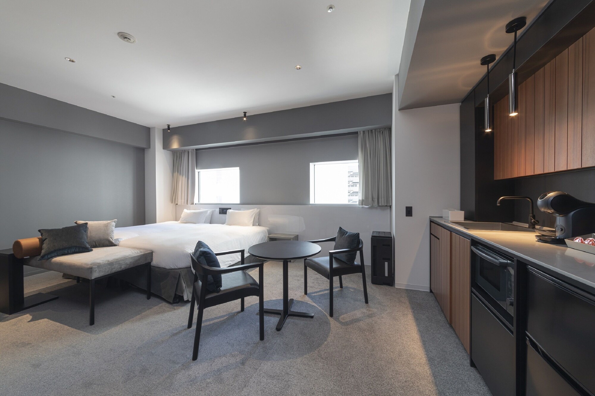 Hollywood, Twin Beds, Sofa