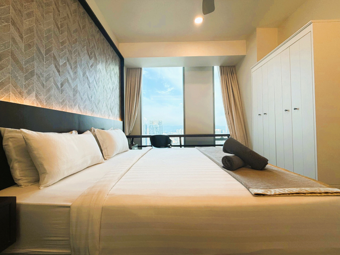 2 Bedrooms, Twin Towers View, High Floor