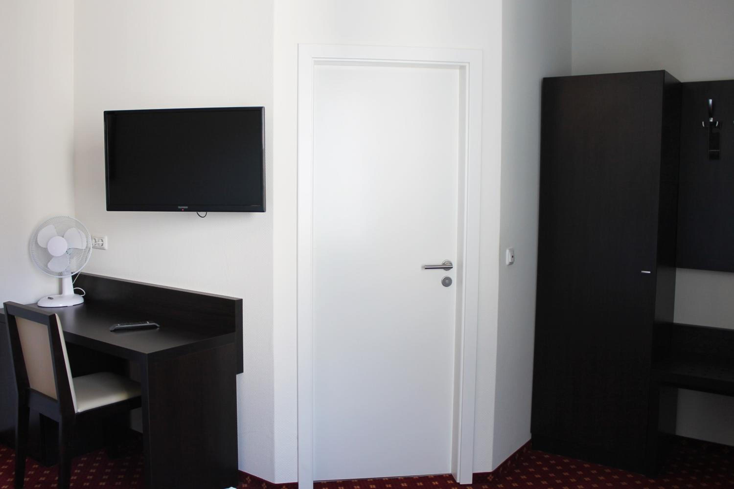 Aariana Hotel 32/43