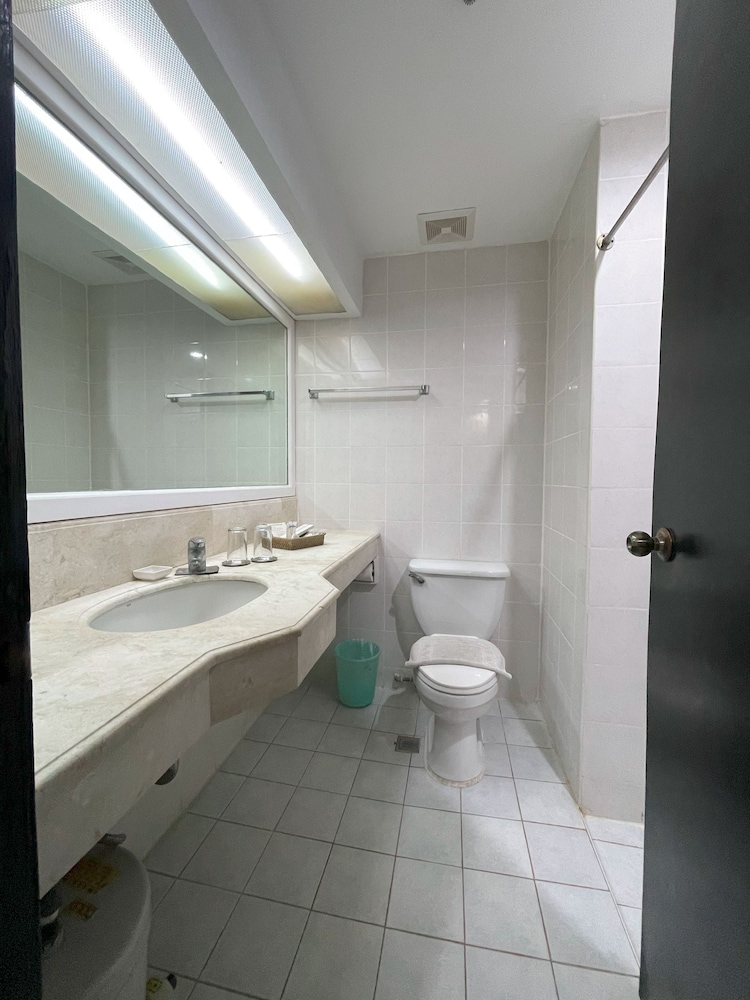 غرفة ديلوكس، Golden Peak Hotel and Suites powered by Cocotel 9/10