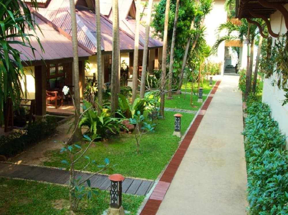 ALOHA RESORT 67/76