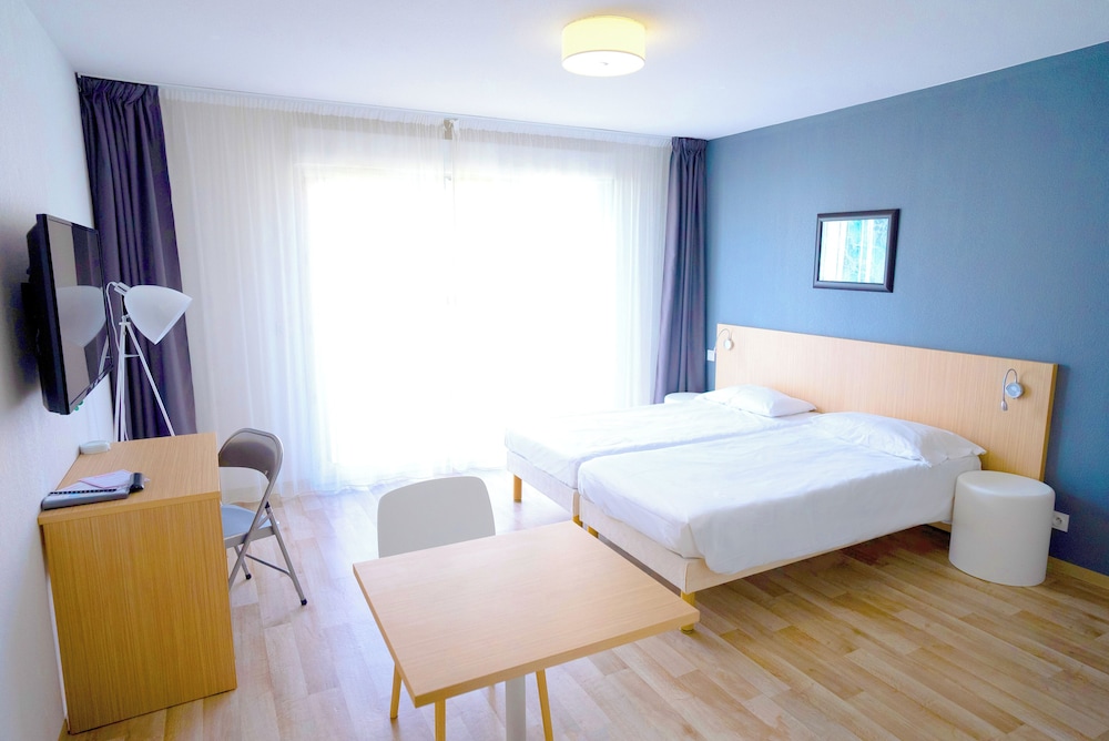 1 Bedroom, Apartment, Twin Beds, Sofa, Accessible