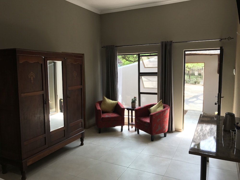 Aerotropolis Guest Lodge 12/50