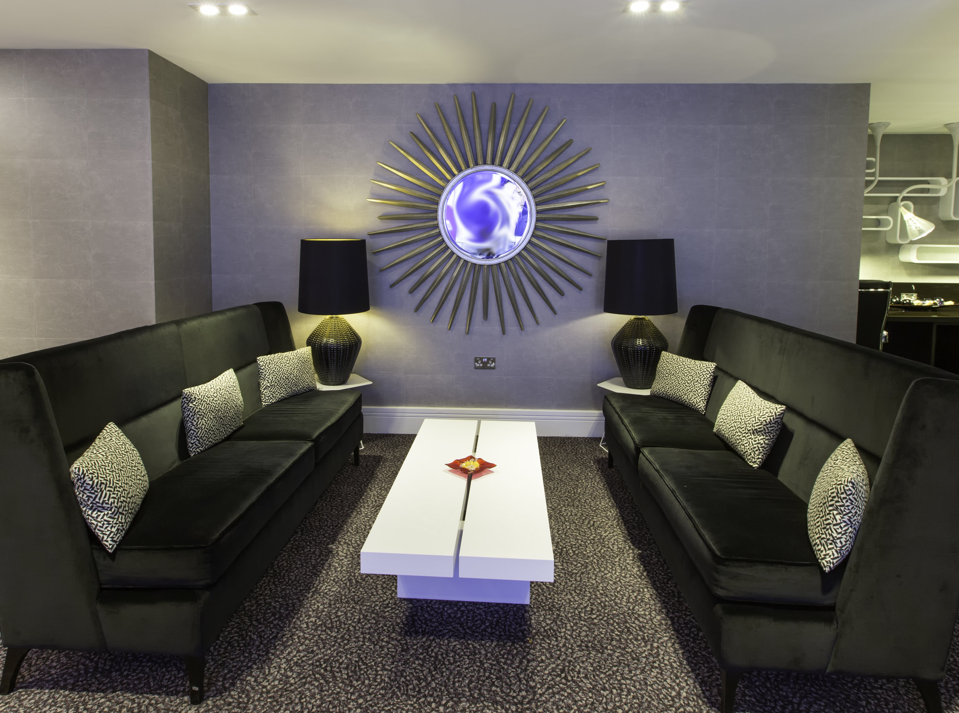 Crowne Plaza Ealing 48/76