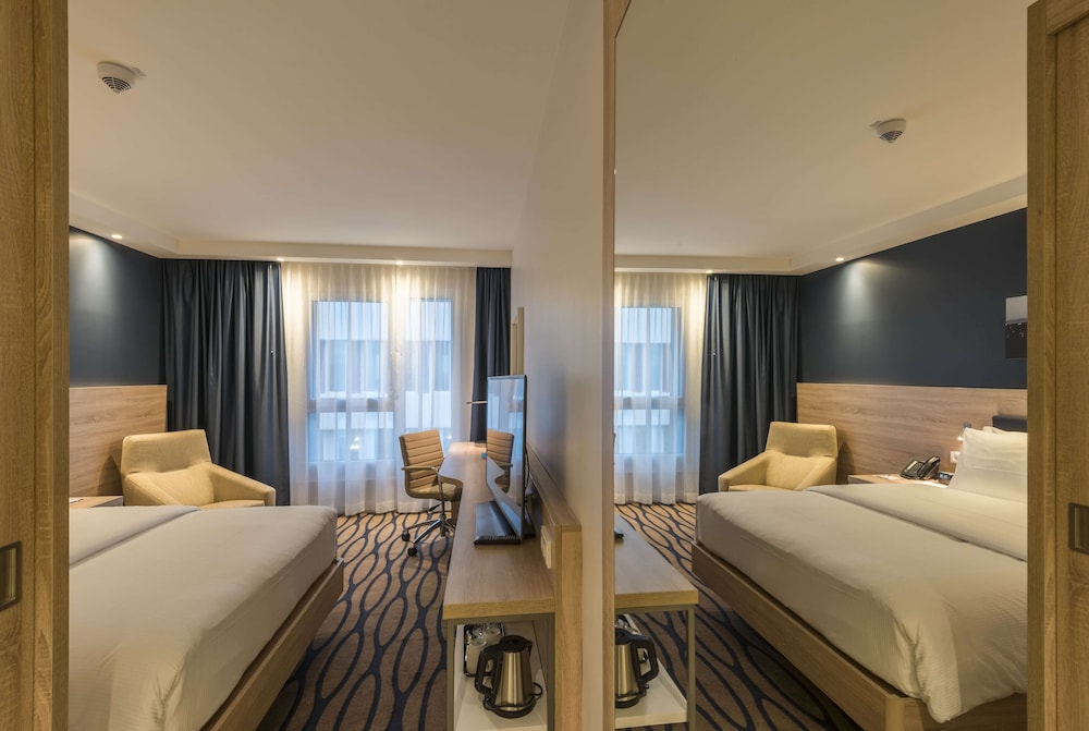 Hampton By Hilton Frankfurt Airport 16/38