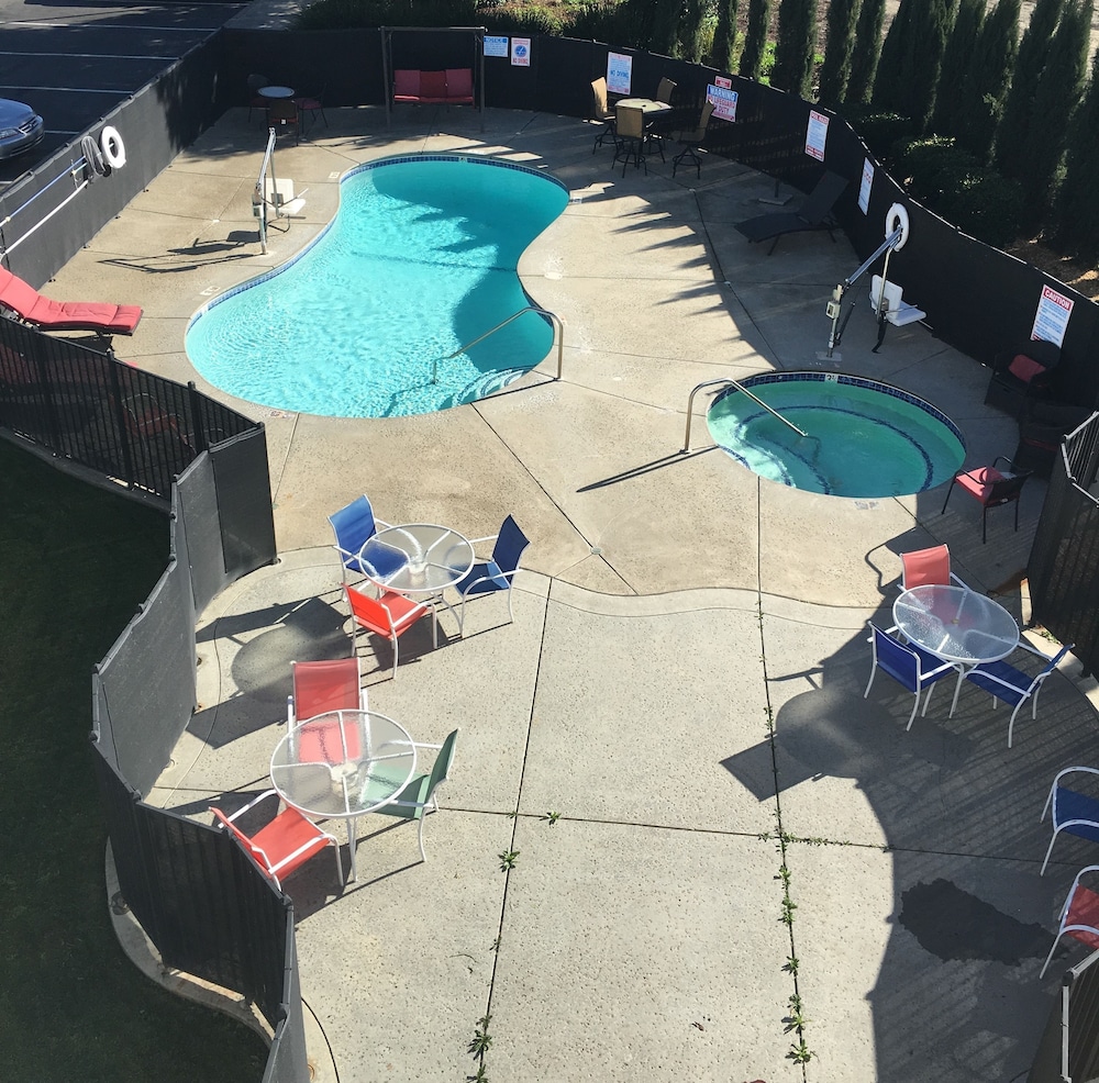 Motel6 Dixon, CA 50/58