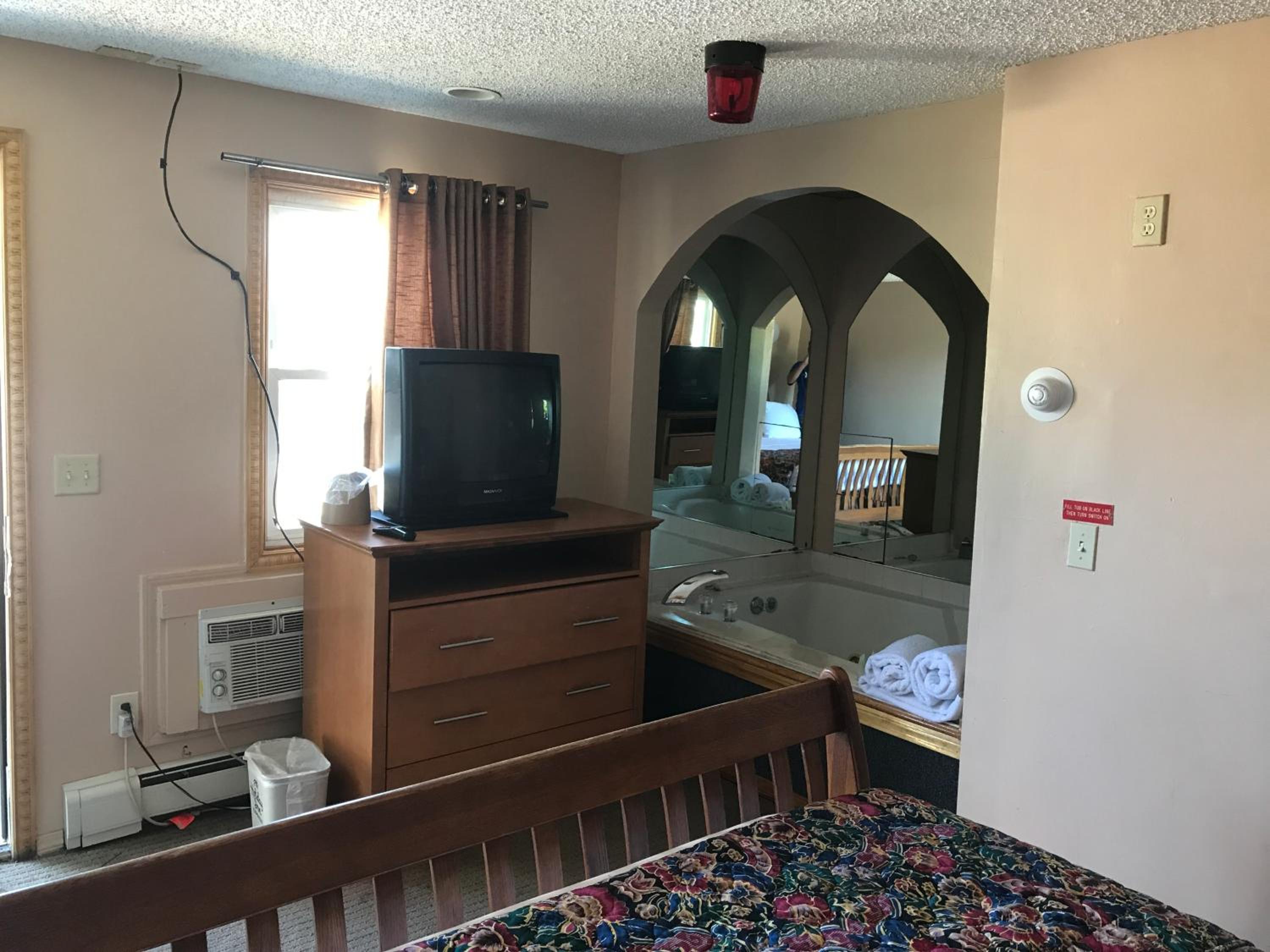 Capri Motel 43/50