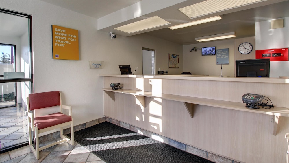 Lobby at Motel6 Owensboro, KY, OWENSBORO - KY