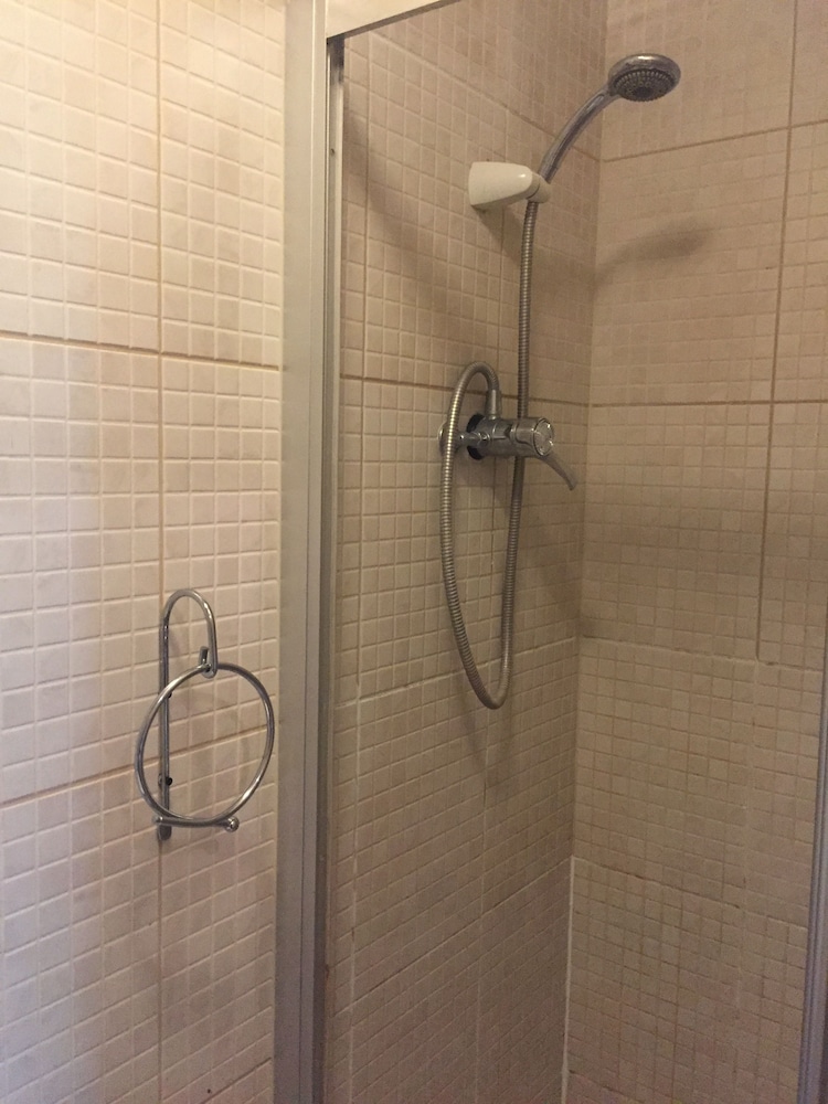 Gresham Hotel 26/50