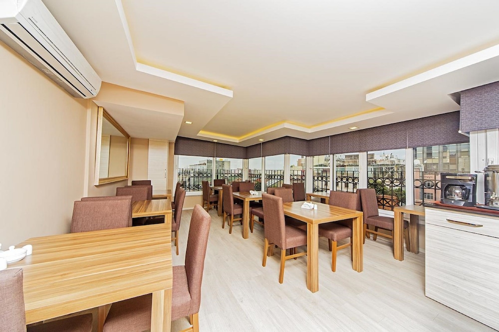 Pera Arya Hotel 58/71