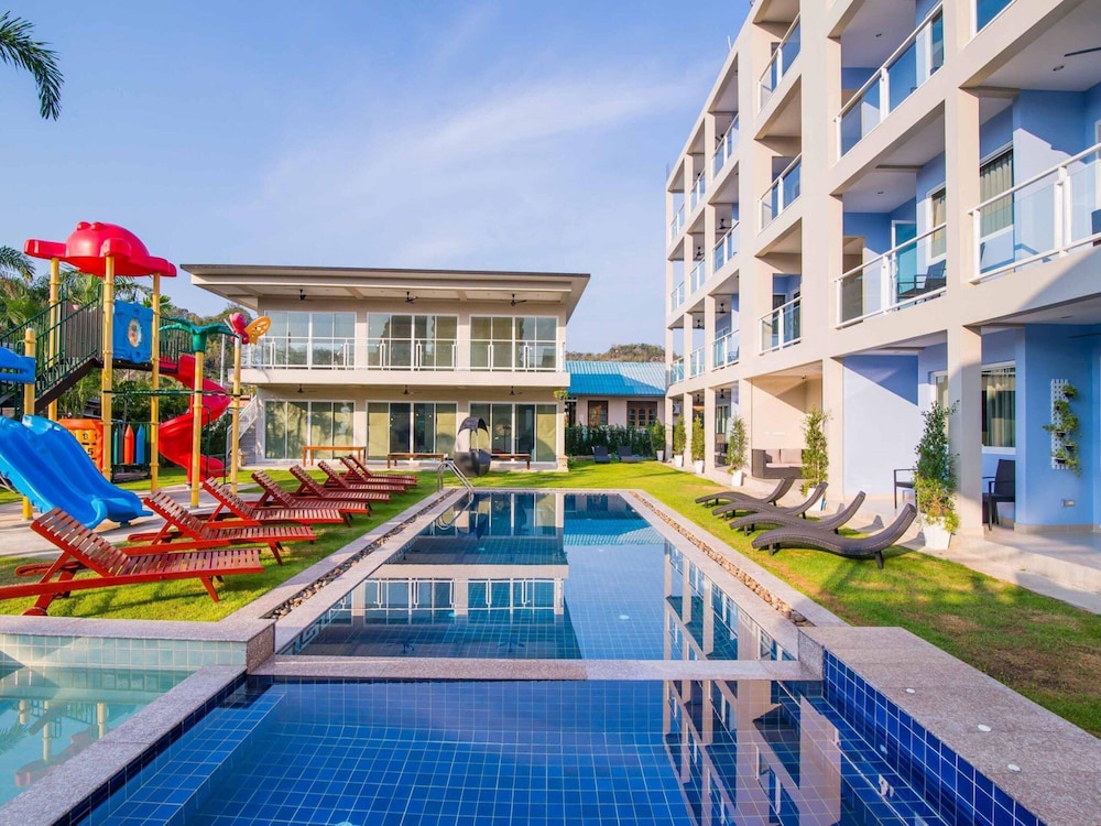 Surf and Sand Resort 49/57