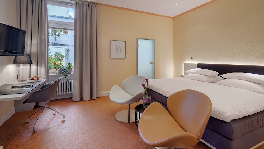 Ringhotel Rheinhotel Dreesen 36/41