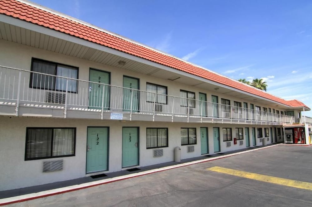 Motel6 Tempe, AZ - Broadway - ASU 7/63