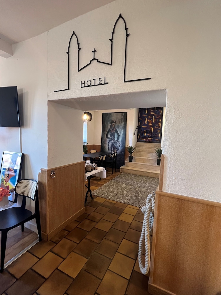 Hotel Posta Vecchia 13/84